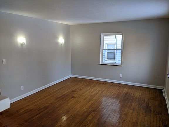 3rd image of 5513 Davies Pl
