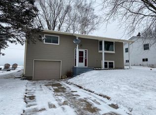 1013 E Caledonia St, Caledonia, MN 55921