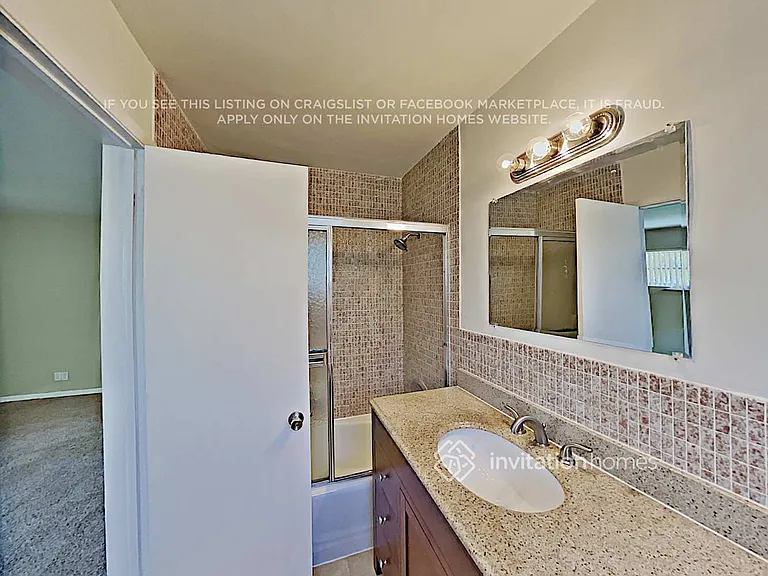 2720 SW 15th Ct — Photo 12