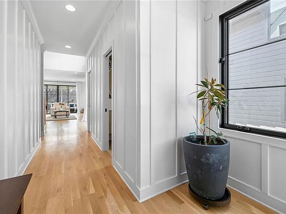 5th image of 2207 W 48th St