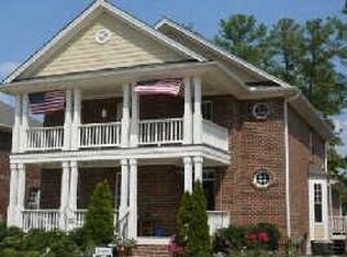 609 Village Commons Ln, Apex, NC 27502