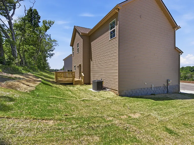 408 Legions Ct — Photo 26