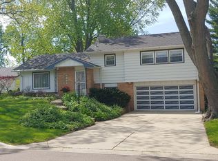 143 Hartway Dr, Montgomery, IL 60538
