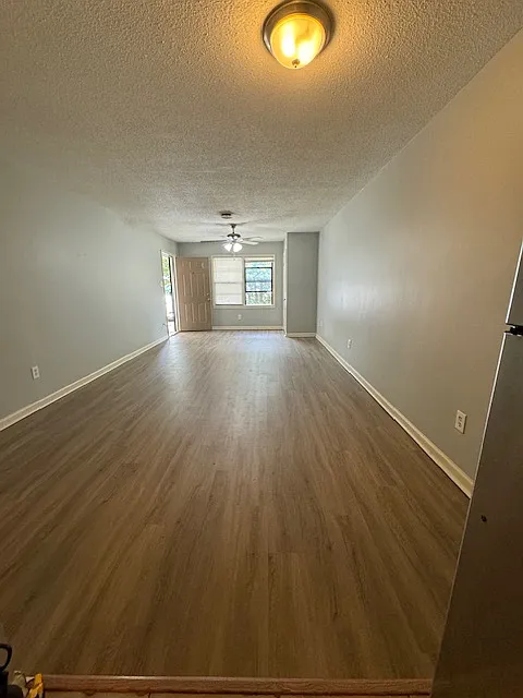 218 Pekin - 1 — Photo 3