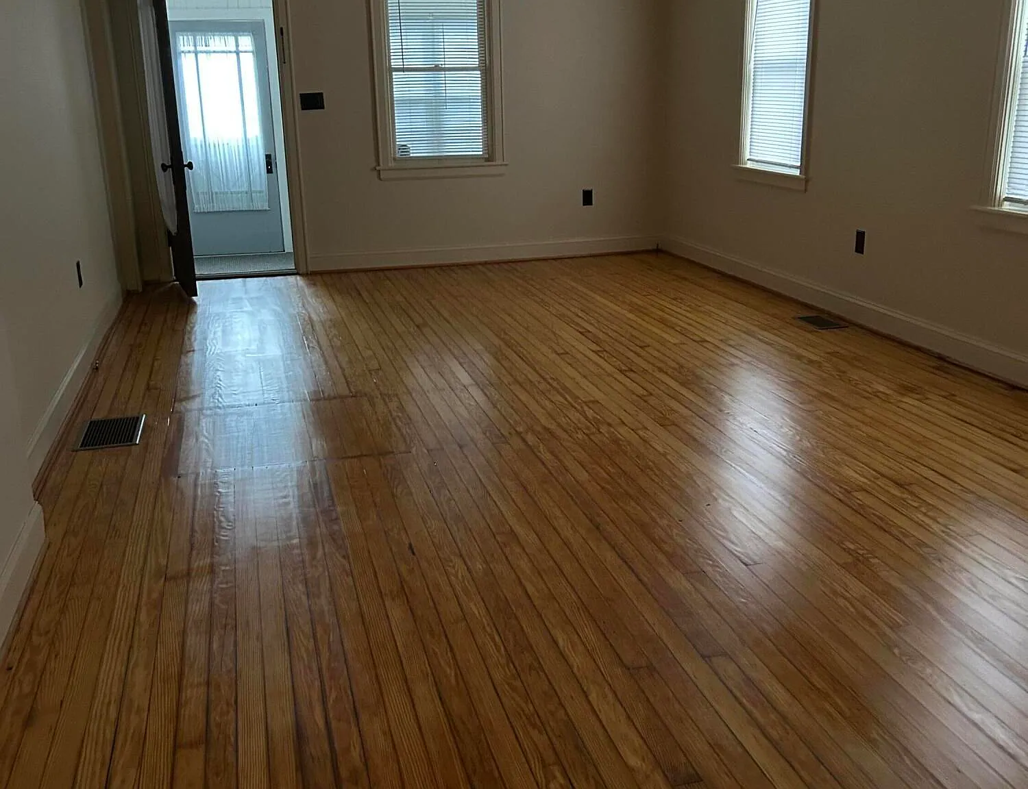 3 bed, 1500 sqft, $1,200 — Photo 4