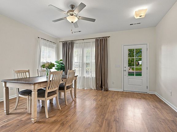 3rd image of 7124 Pepper Tree Cir