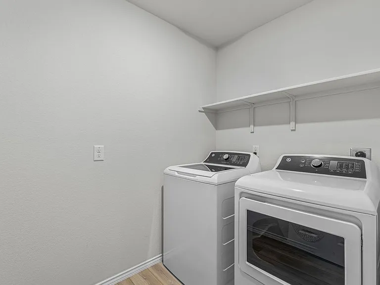 4011 Baerlon Cv — Photo 26