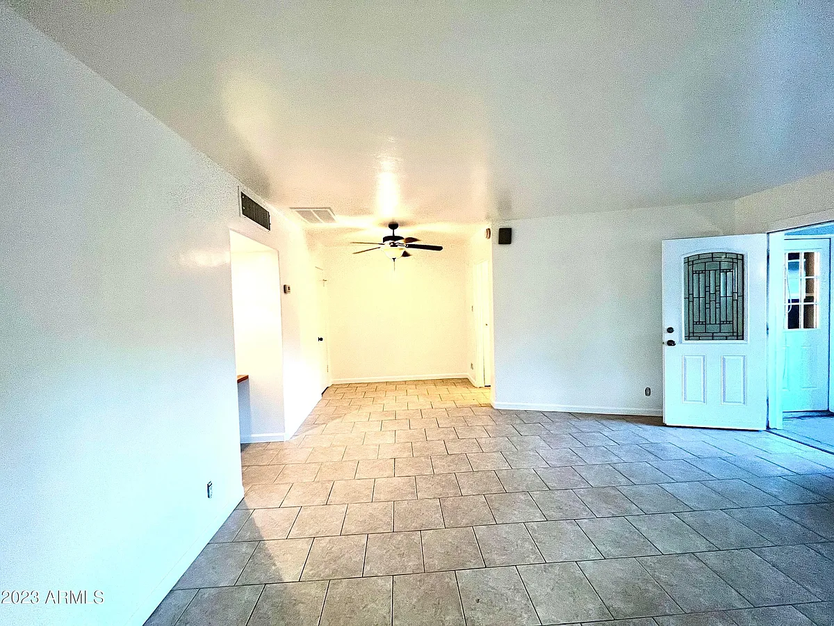 Building Photo - 2945 N 19th Ave #70