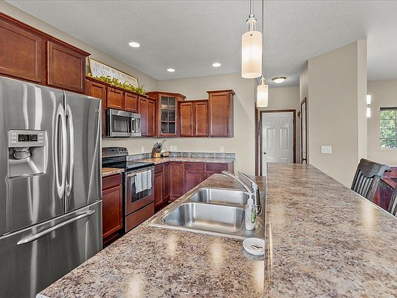 3rd image of 2914 Quail Hollow Ln