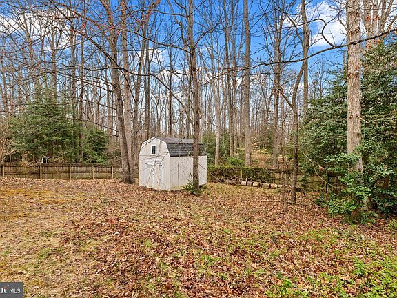 4th image of 10903 Crestwood Dr
