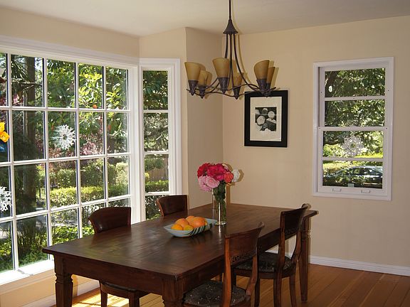 Dining room with bay window