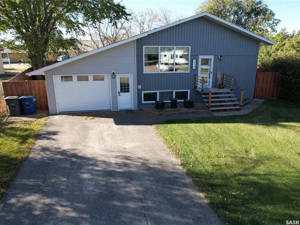 210 Park PLACE, Kipling, SK S0G 2S0