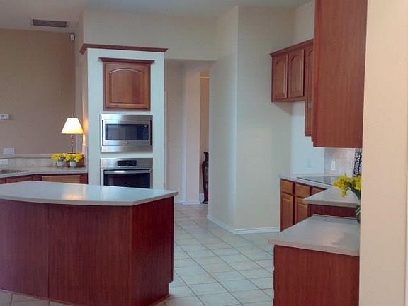 5th image of 2808 Gulf Breeze Ct