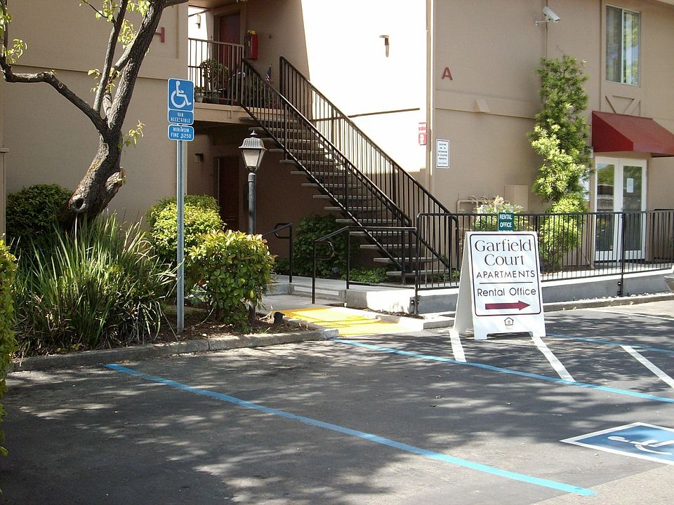 2nd image of 5425 Garfield Ave APT 91