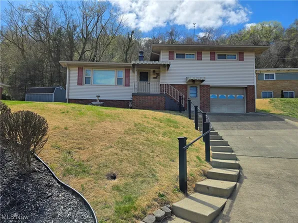 649 Ivy Ln, Martins Ferry, OH 43935