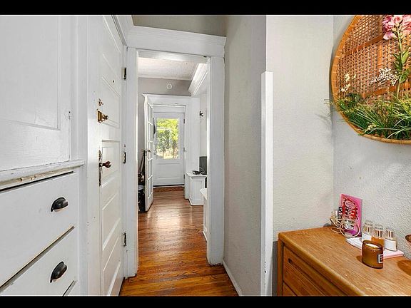 3rd image of 233 Eastern Ave SE #233