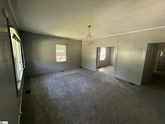 3rd image of 209 Oshields St