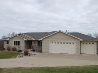 N1606 Meadow Ridge Rd, La Crosse, WI 54601