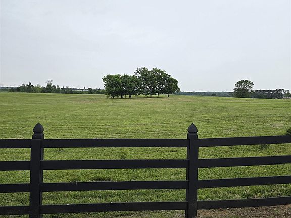 5th image of 17929 Wales Dr