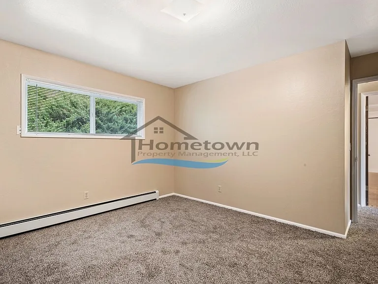 2432 & 2433 E Stowe Ct — Photo 42