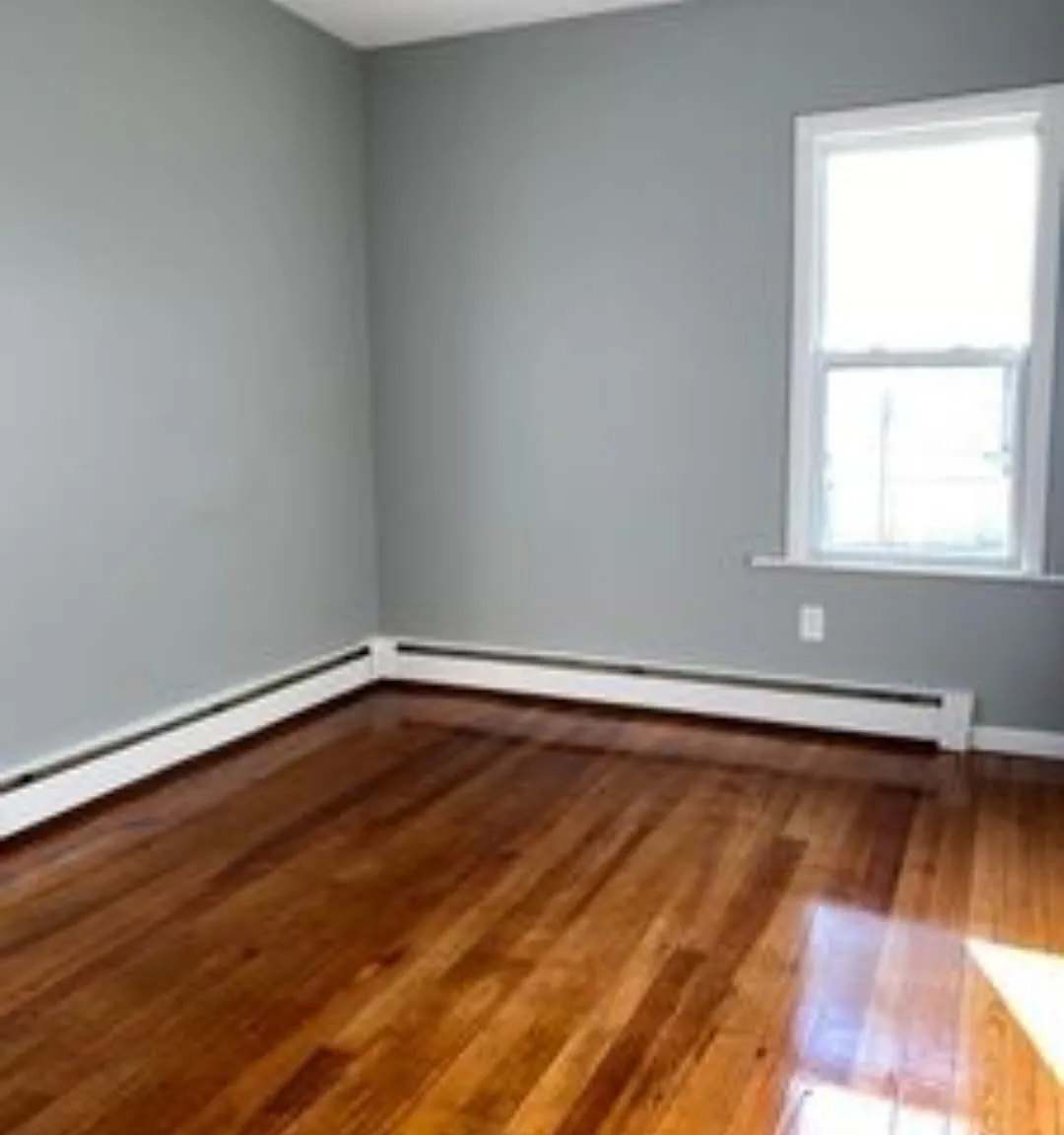 2 bed, 1000 sqft, $1,800 — Photo 1