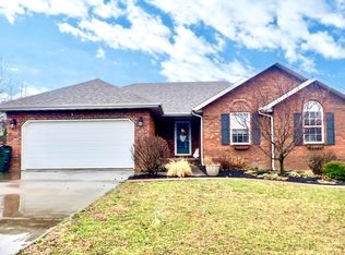 1231 Robins Nest Hl, Mount Vernon, MO 65712