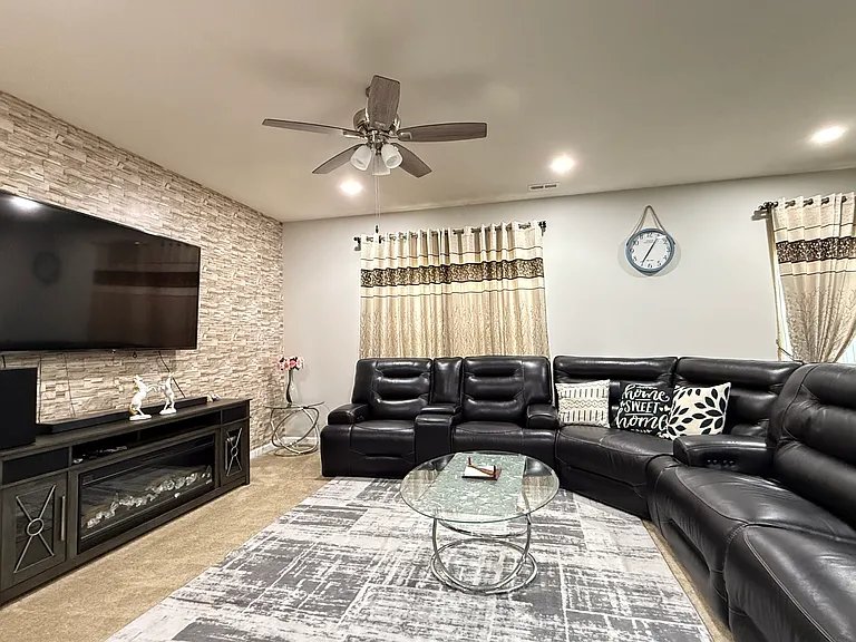 899 Briarstone Dr — Photo 8