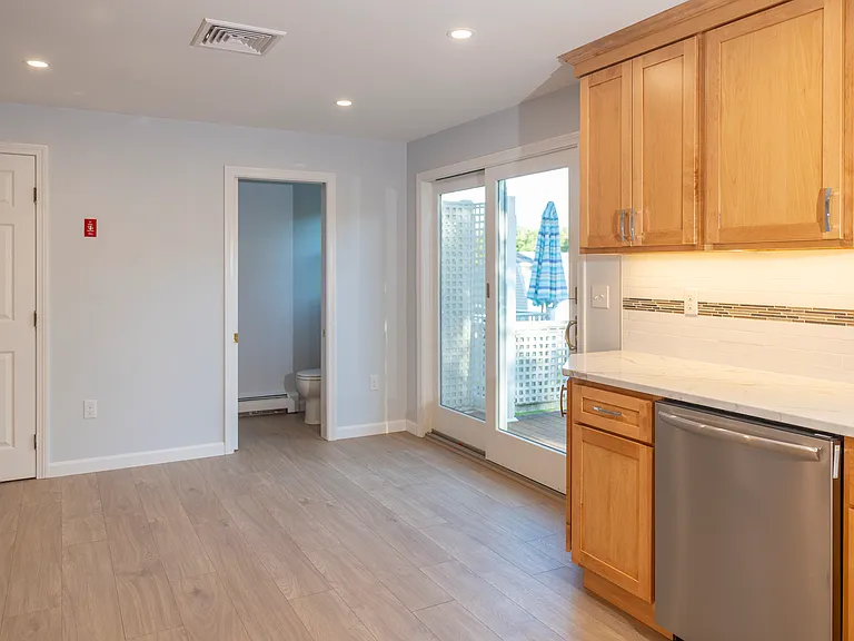122 Leedham St #122 — Photo 8