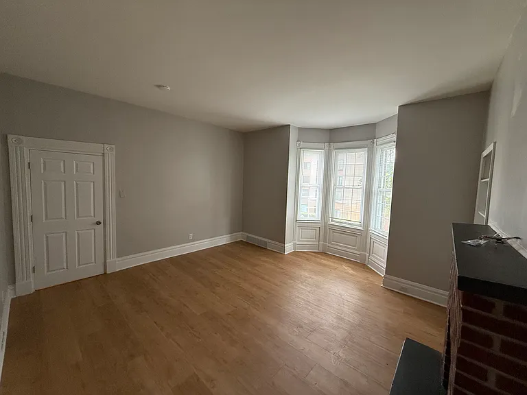 738 Chartiers Ave — Photo 9