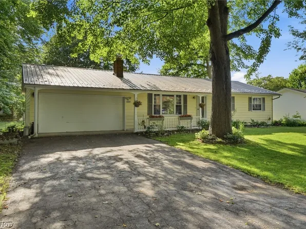6869 Arlene Dr, Conneaut, OH 44030
