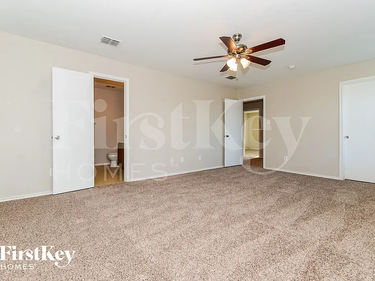 2801 Spencer Cir — Photo 10