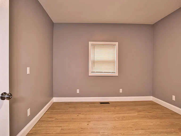 2753 Pleasant St #1 — Photo 33