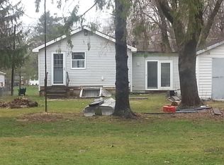 W1067 Violet Rd, Genoa City, WI 53128