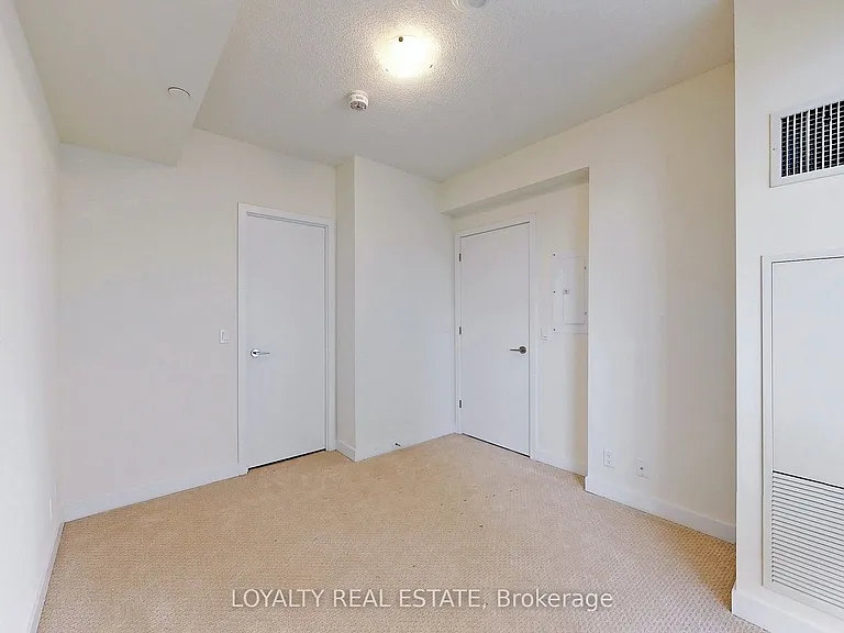 2221 Yonge St #1705 — Photo 22