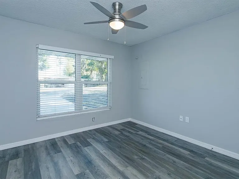 302 Ballard Ave — Photo 13