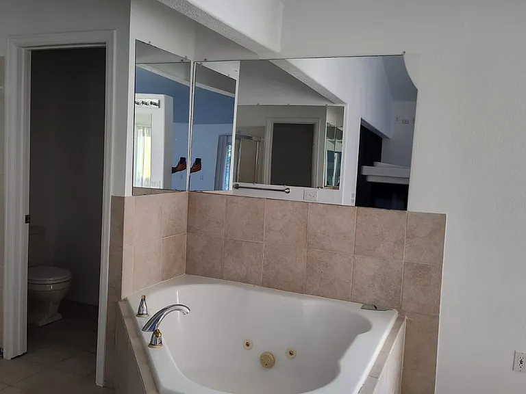 MASTER BATH TUB