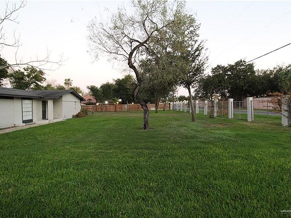 3rd image of 3913 Hobbs Dr