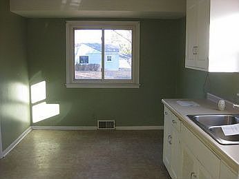 2nd image of 1917 Kathleen Dr