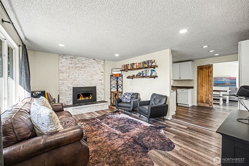 5th image of 12211 109th Avenue Ct E