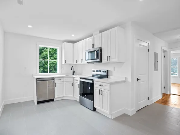 579 Sterling St, Lancaster, MA 01523