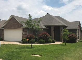 9062 Riverfalls Dr, Fort Worth, TX 76118