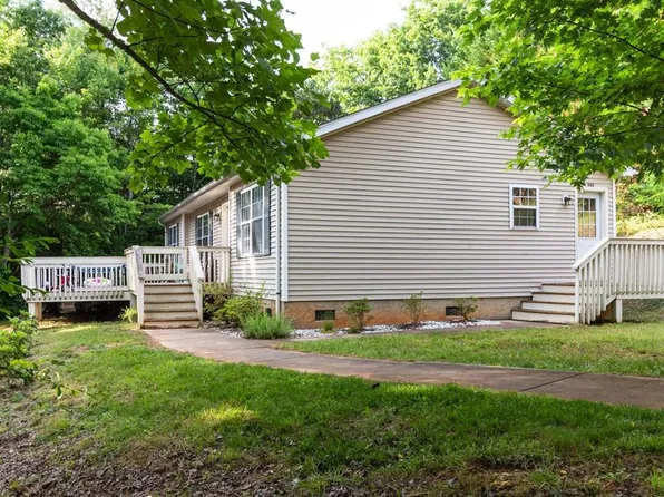 202 Grandview Mesa Rd, Whittier, NC 28789