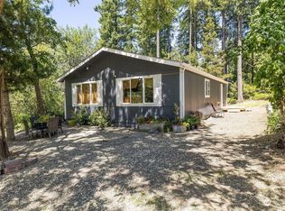 4961 E Rasor Rd W, Belfair, WA 98528