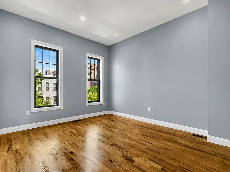 28 Roosevelt Pl #2 — Photo 11