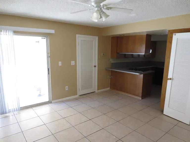870 Huston Dr — Photo 5