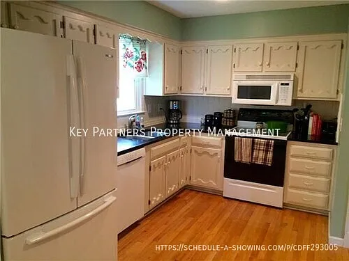 2147 E 152nd St — Photo 6