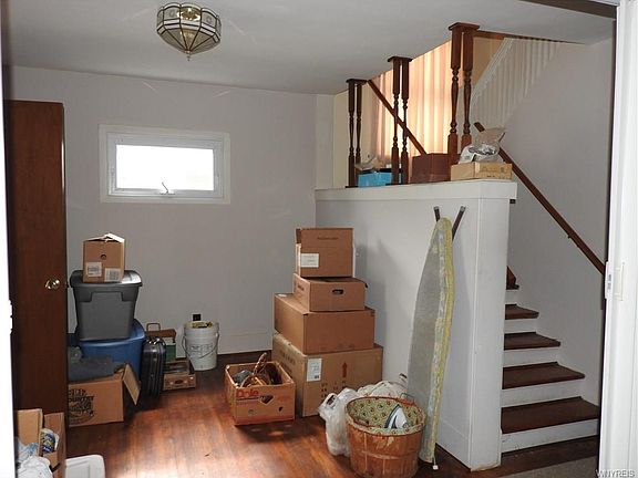 4th image of 17 Moore Ave