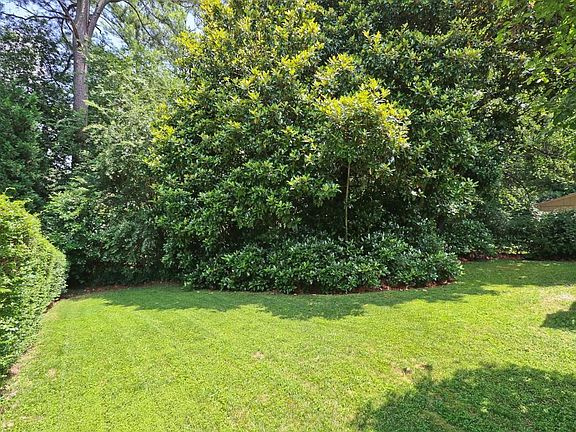 3rd image of 1254 Briar Hills Dr