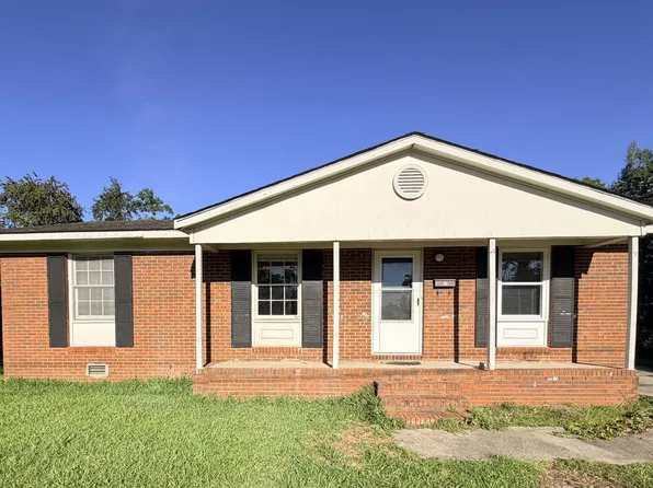 408 S College St, Hahira, GA 31632