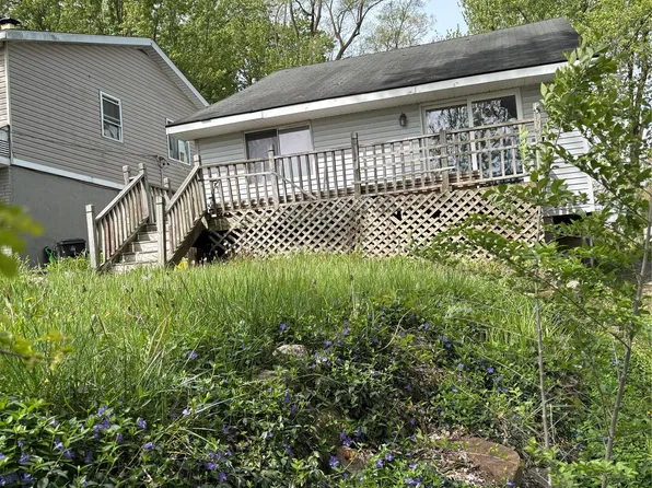 4031 Hillcrest Dr, Highland, MI 48356